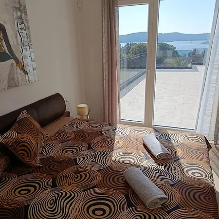 Villa Pergosa Near Medulin For 8 Persons With 38 M2 Pool, Sea View - Only 200 Meters From *