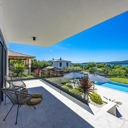 Pergosa Near Medulin For 8 Persons With 38 M2 Pool, Sea View - Only 200 Meters From Villa *