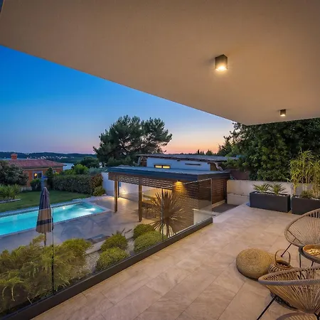 Pergosa Near Medulin For 8 Persons With 38 M2 Pool, Sea View - Only 200 Meters From Villa *