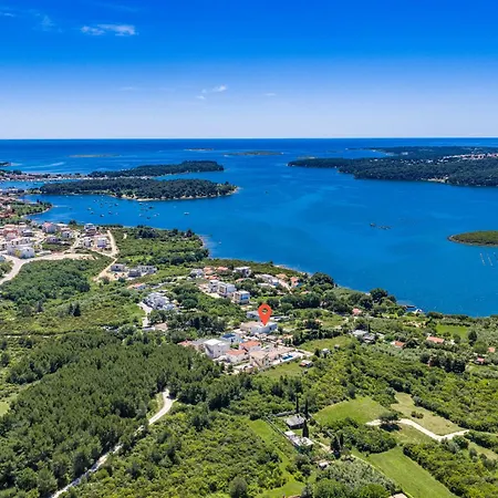 Pergosa Near Medulin For 8 Persons With 38 M2 Pool, Sea View - Only 200 Meters From * Pomer